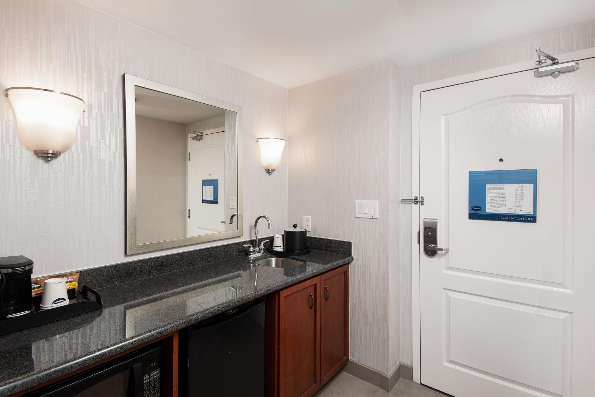 Hampton Inn & Suites By Hilton Barrie Exteriér fotografie