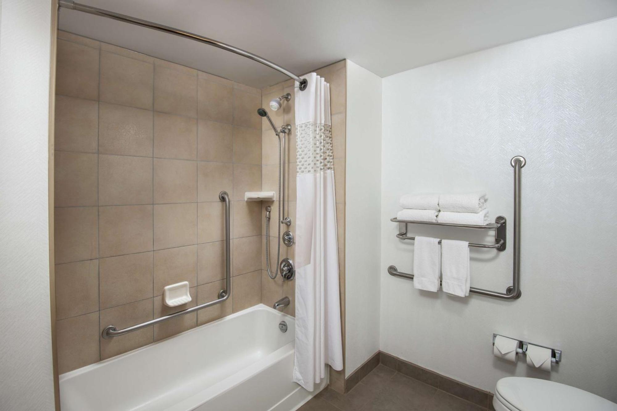 Hampton Inn & Suites By Hilton Barrie Exteriér fotografie