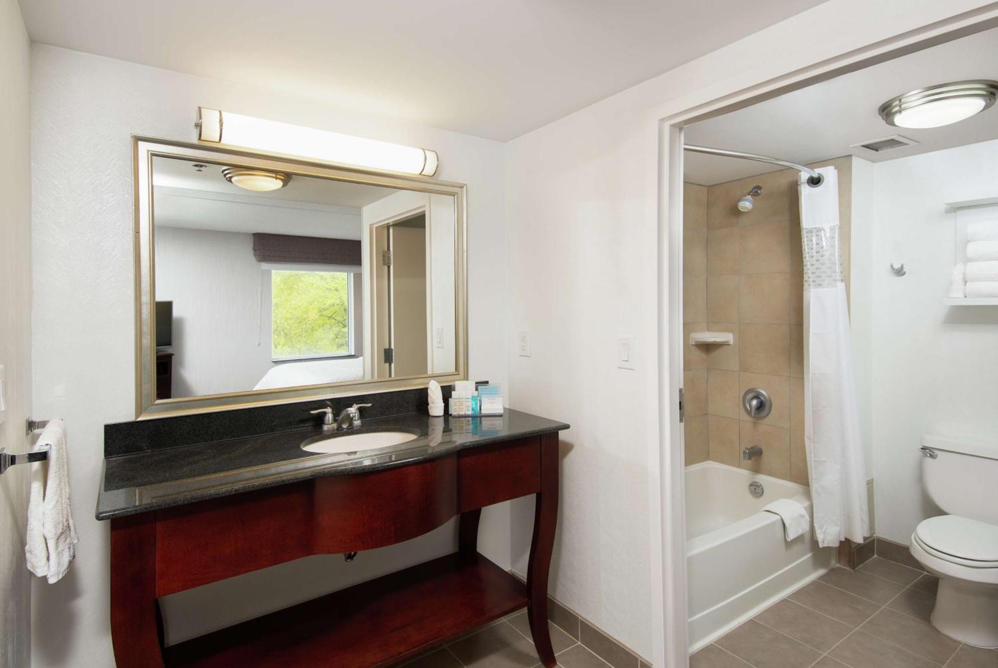 Hampton Inn & Suites By Hilton Barrie Exteriér fotografie