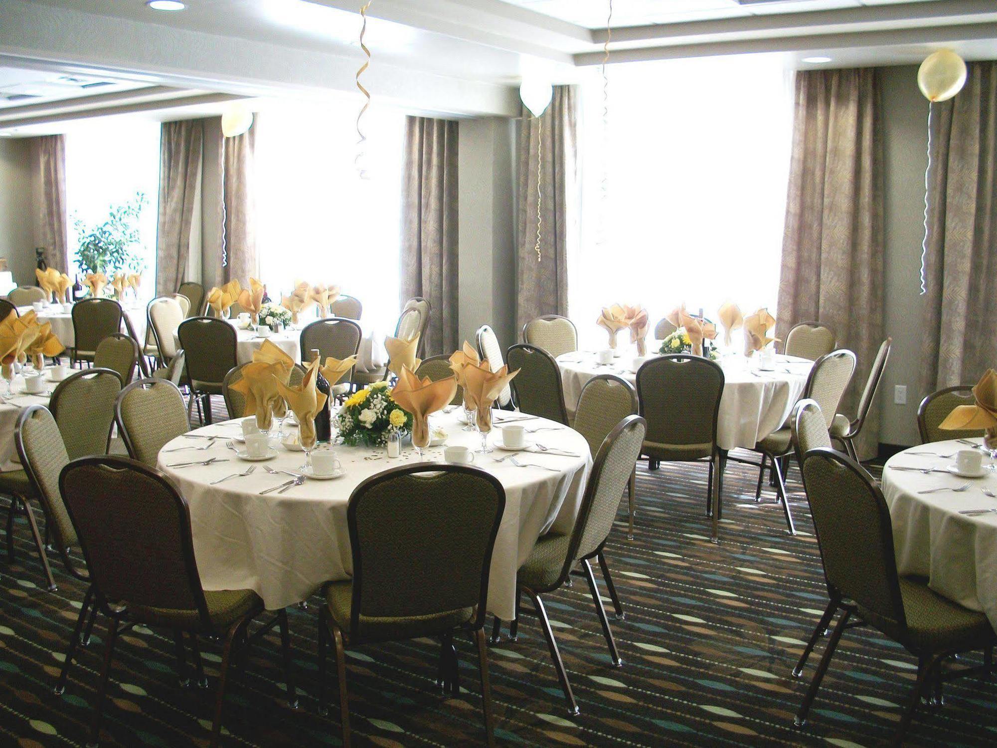 Hampton Inn & Suites By Hilton Barrie Restaurace fotografie
